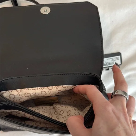 GUESS Black Woven Women's Bag NWT vegan leather - Picture 6 of 7